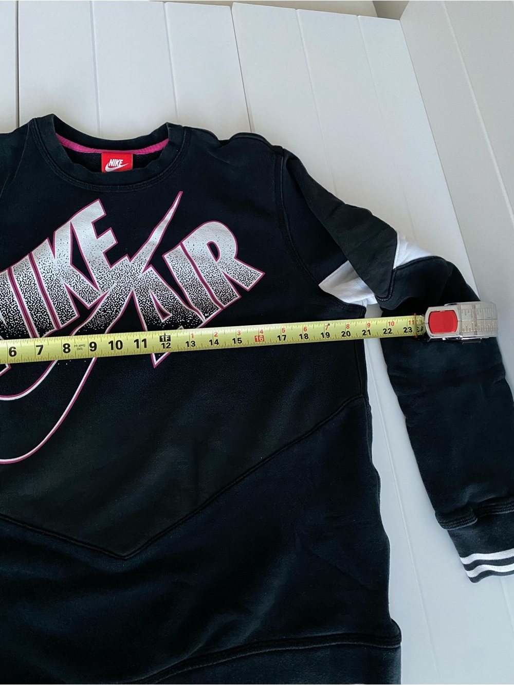 Vintage Nike Air Black Crewneck Sweatshirt with Pink and White Graphics - Picture 4 of 5